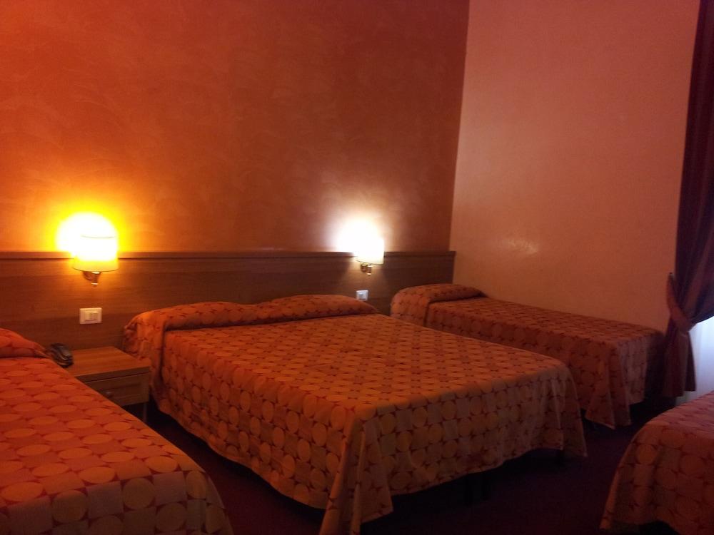 New Morpheus Rooms Рим Екстериор снимка